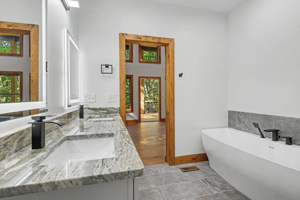 48 Woodleaf Road