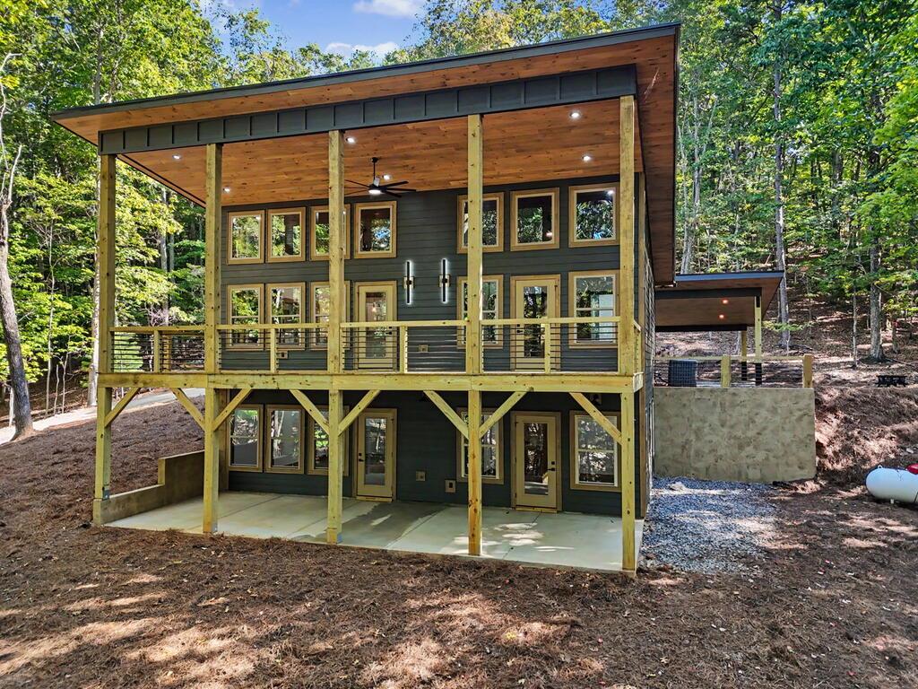 48 Woodleaf Road