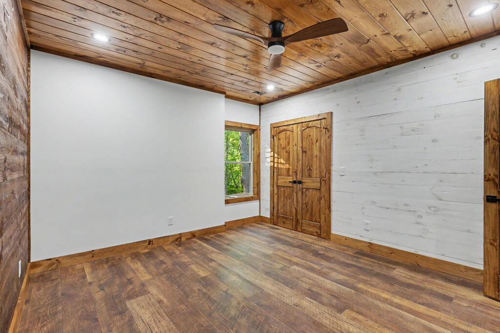 48 Woodleaf Road