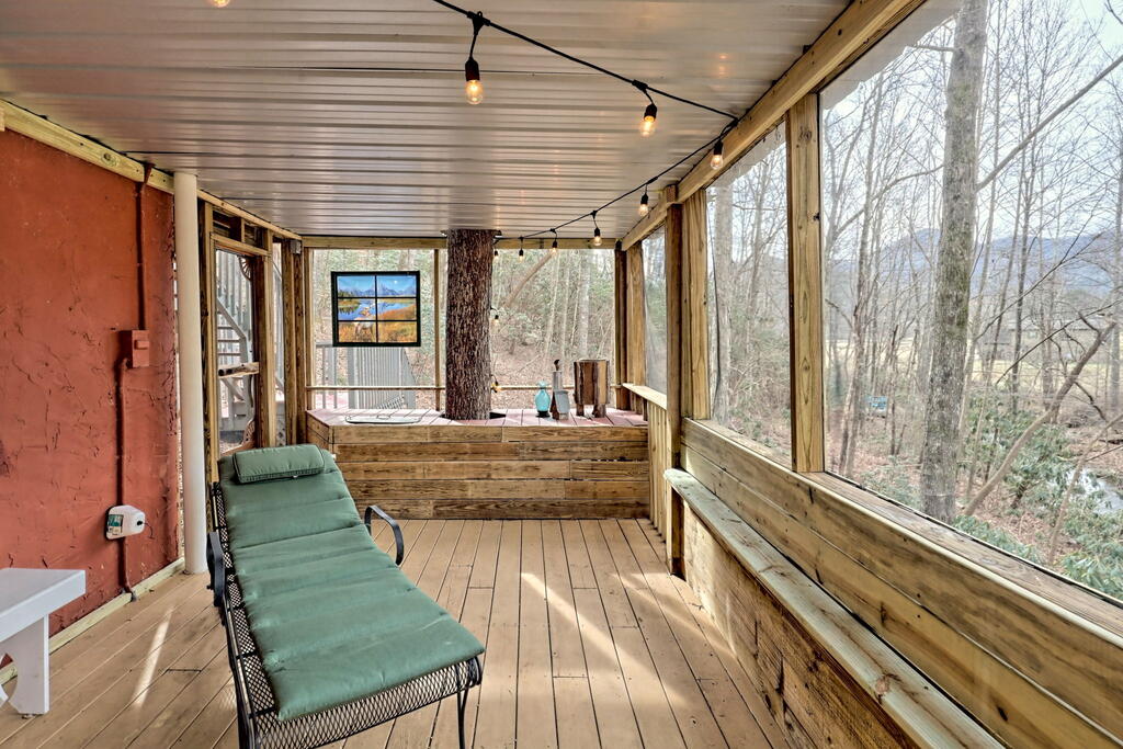3195 Creekview Road