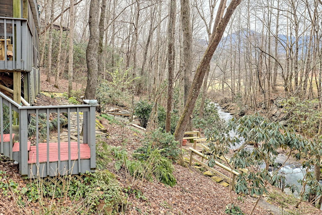 3195 Creekview Road