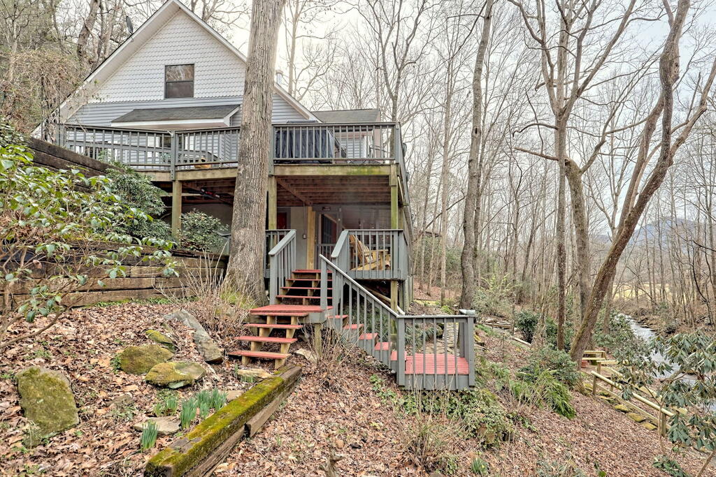 3195 Creekview Road