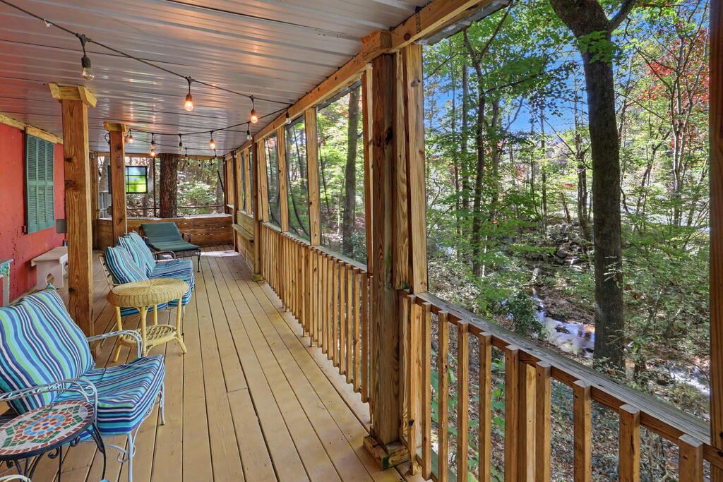 3195 Creekview Road