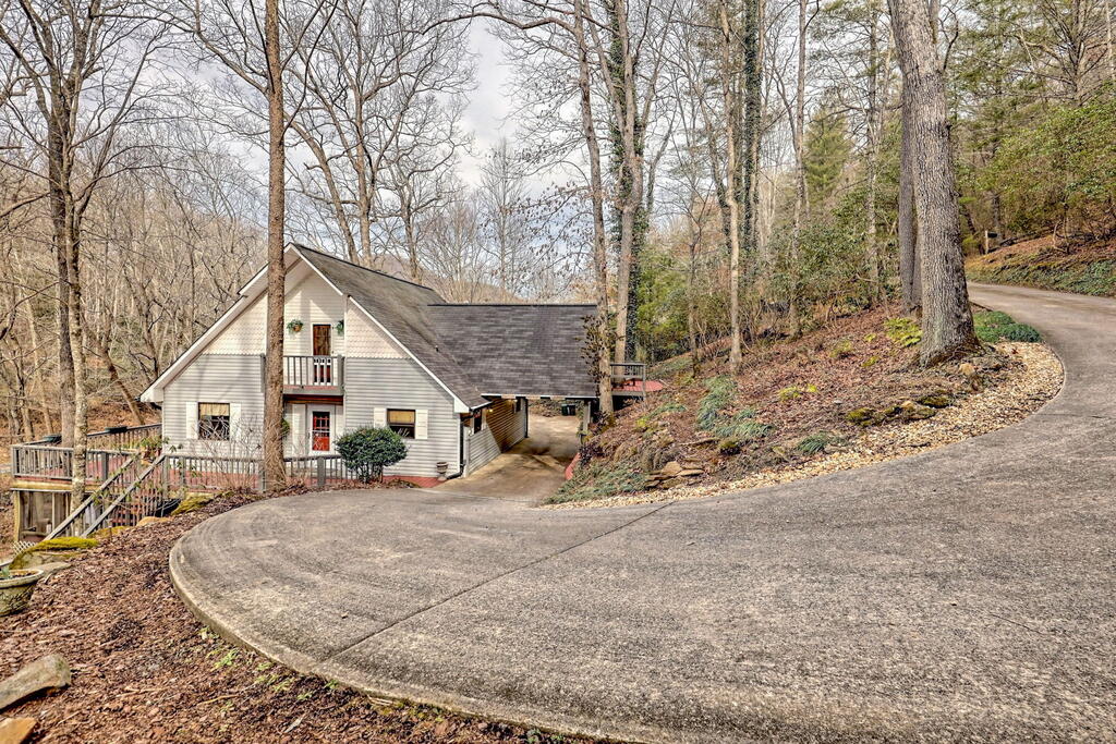 3195 Creekview Road