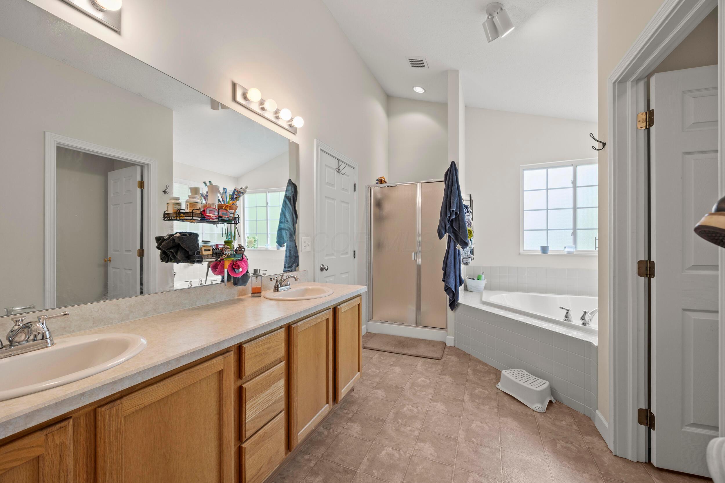 523 Herrogate Square