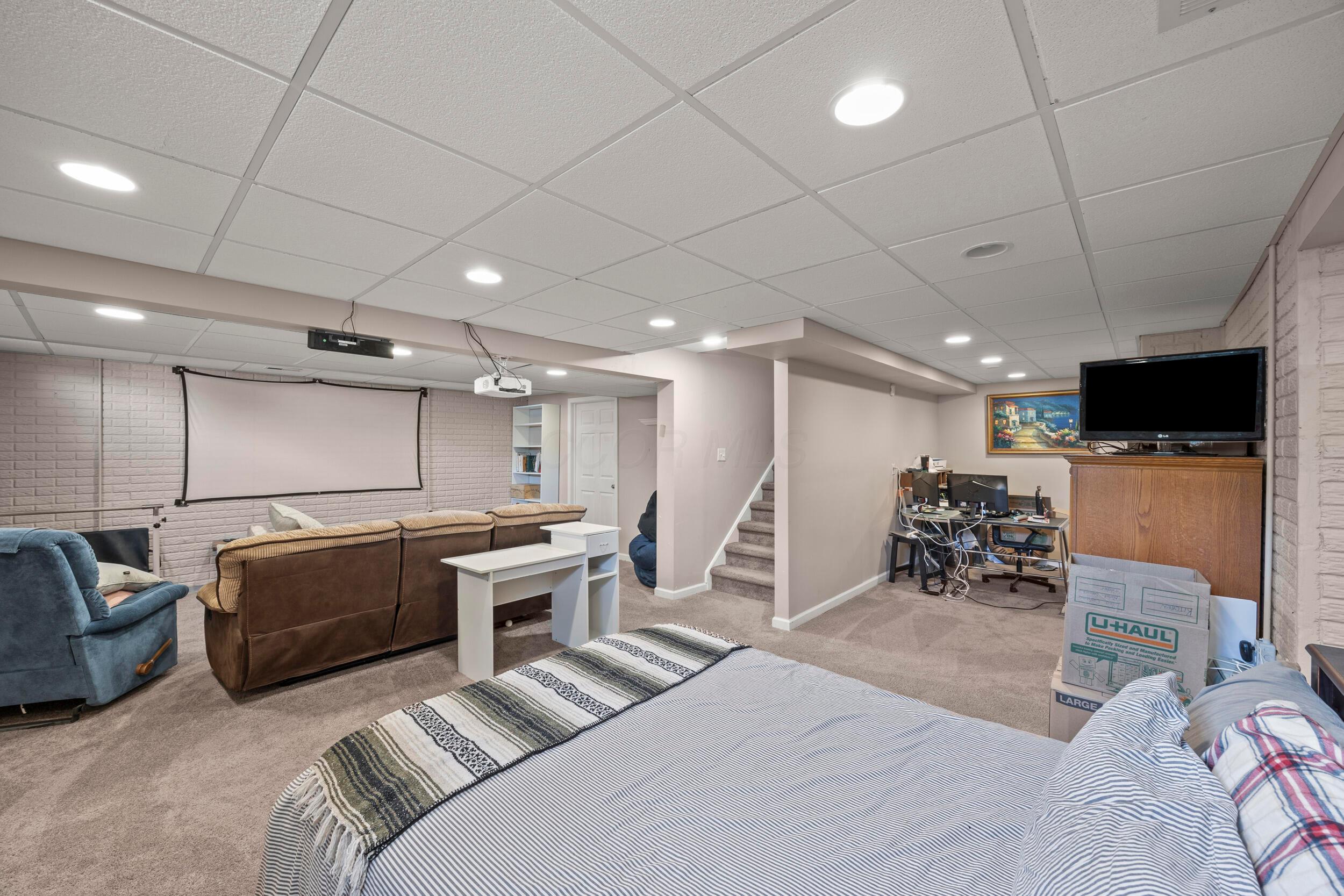 523 Herrogate Square