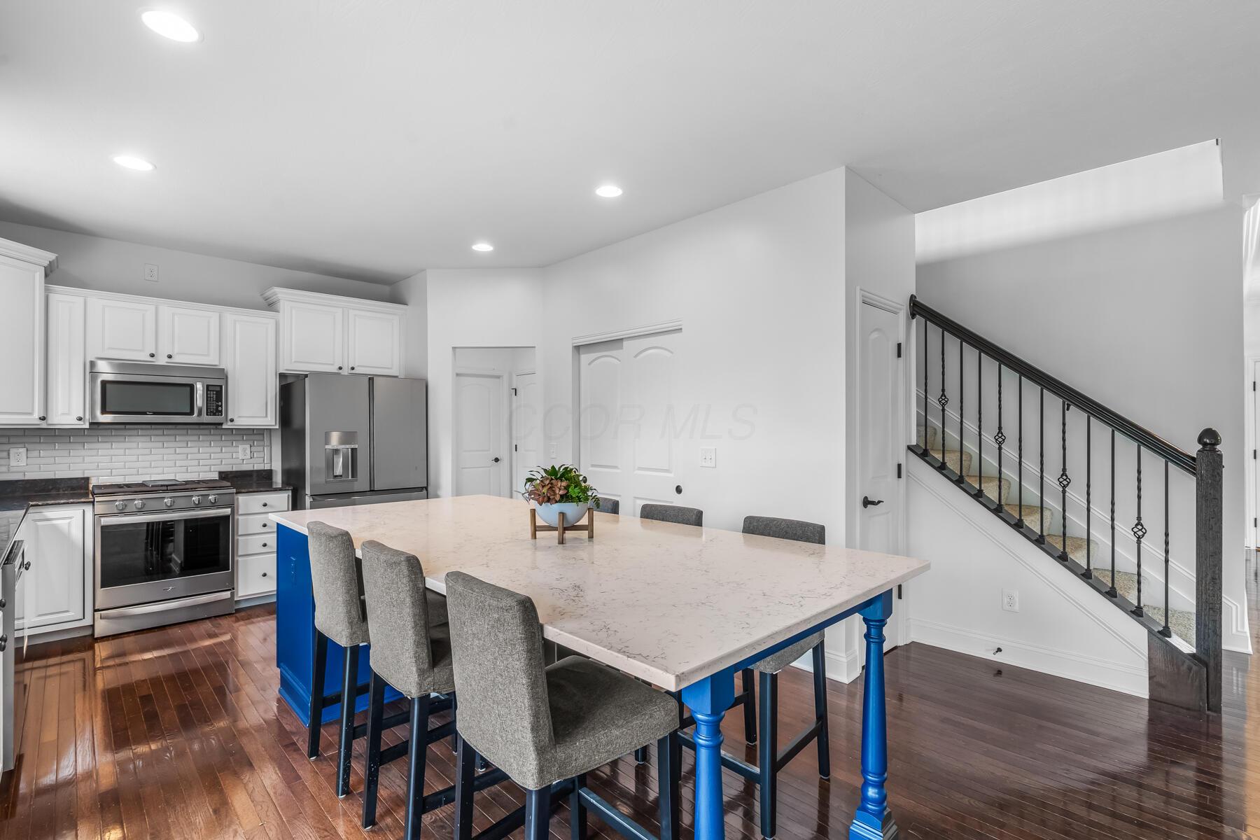 101 White Barn Parkway