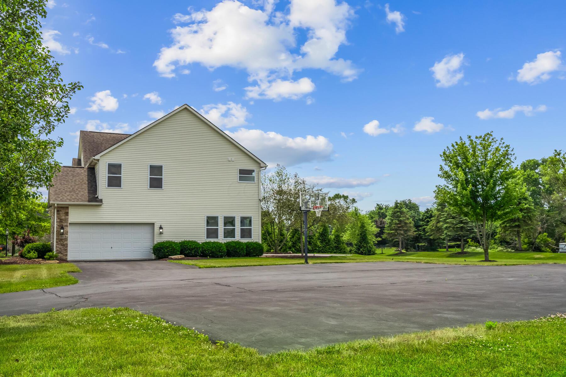 101 White Barn Parkway