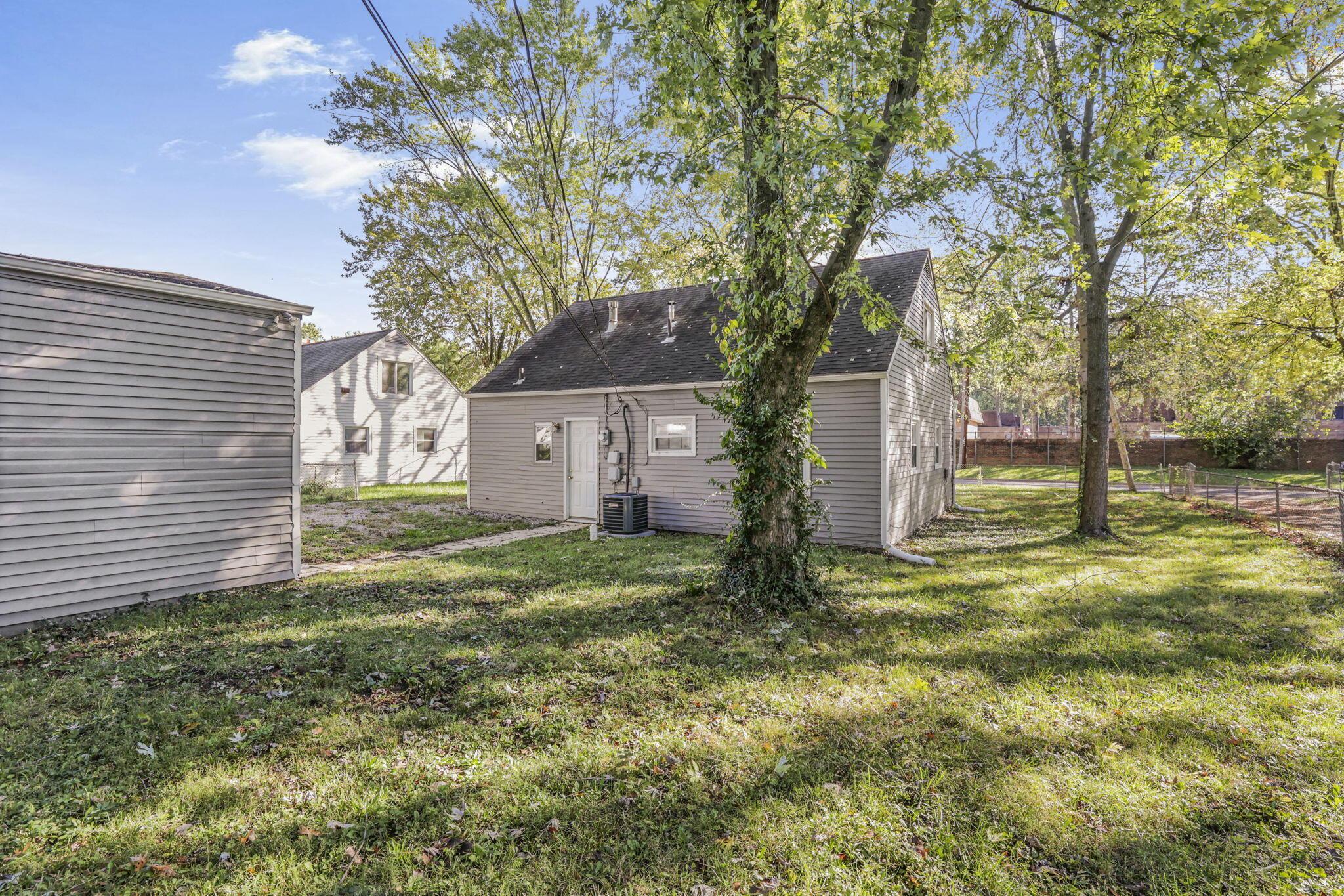 855 Dimson Drive E