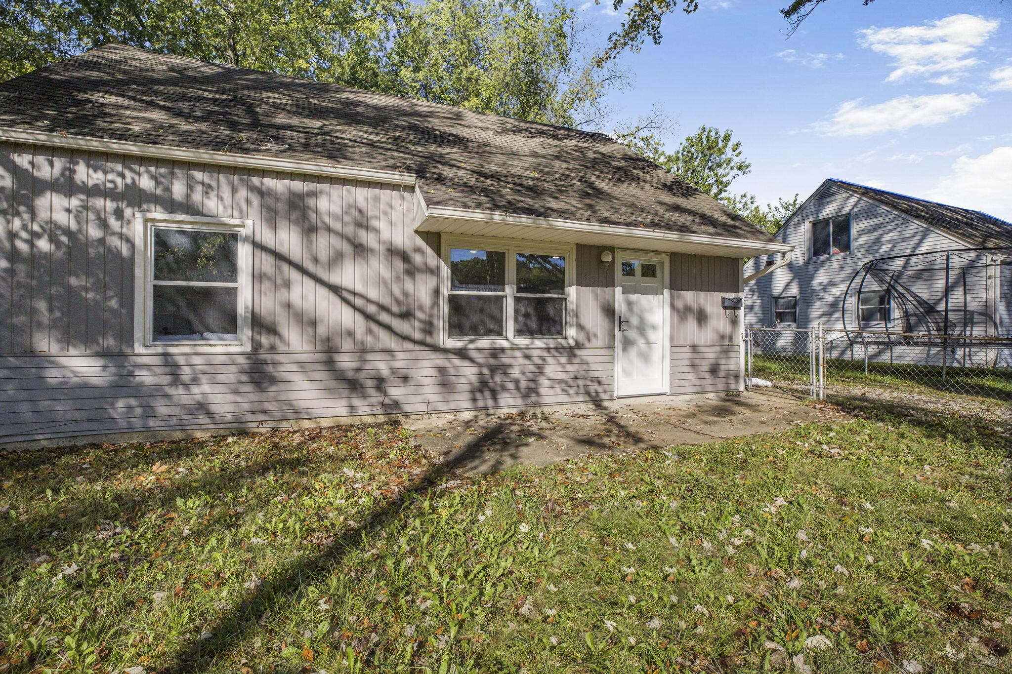 855 Dimson Drive E
