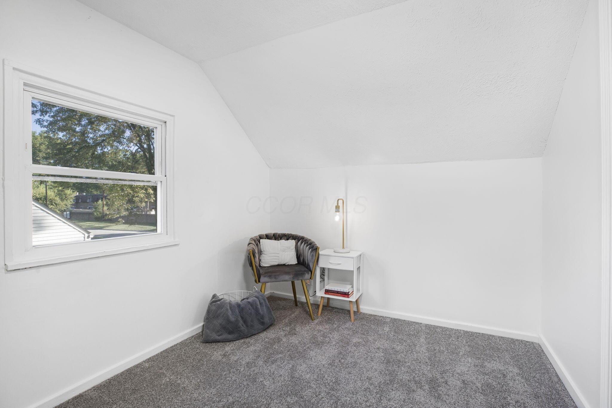 855 Dimson Drive E