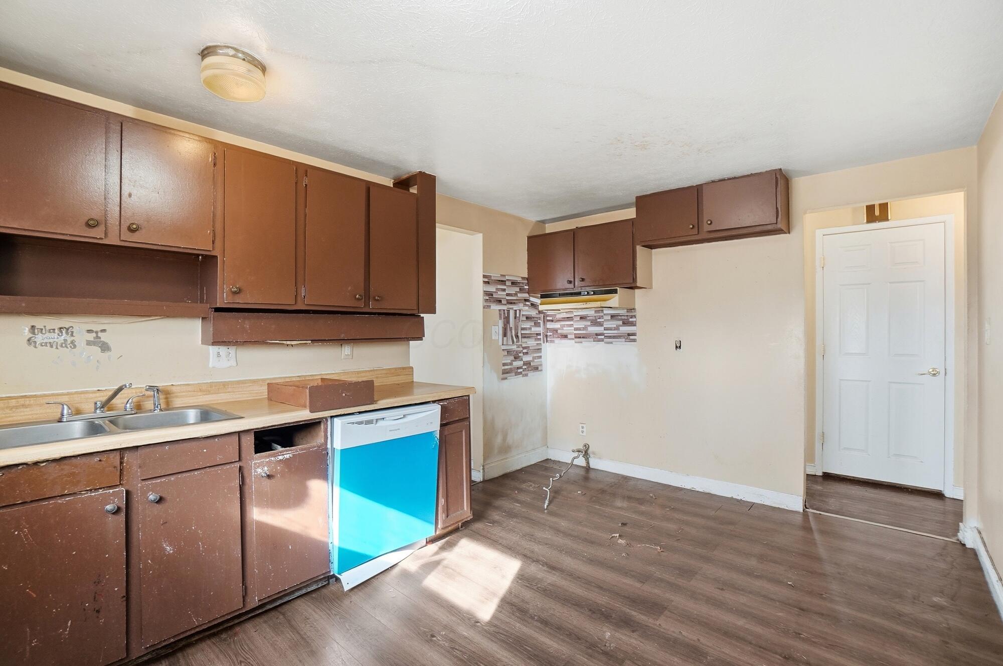 3191 Barnett Court S