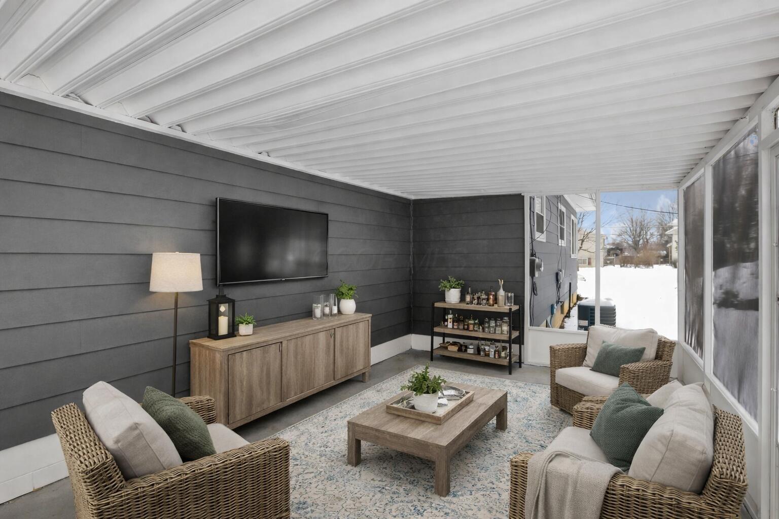 1128 Alexandria Road