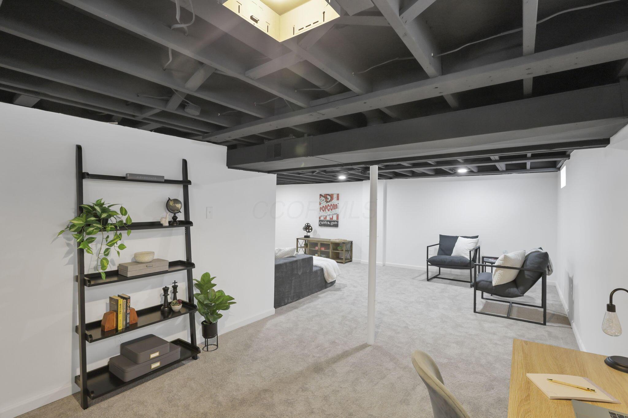 1128 Alexandria Road