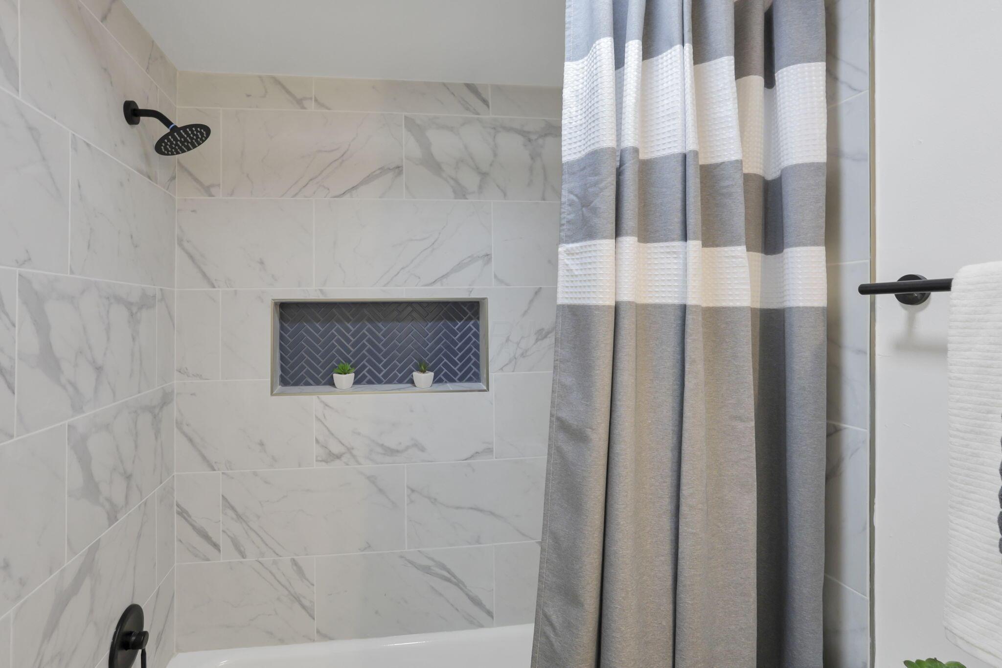 1128 Alexandria Road