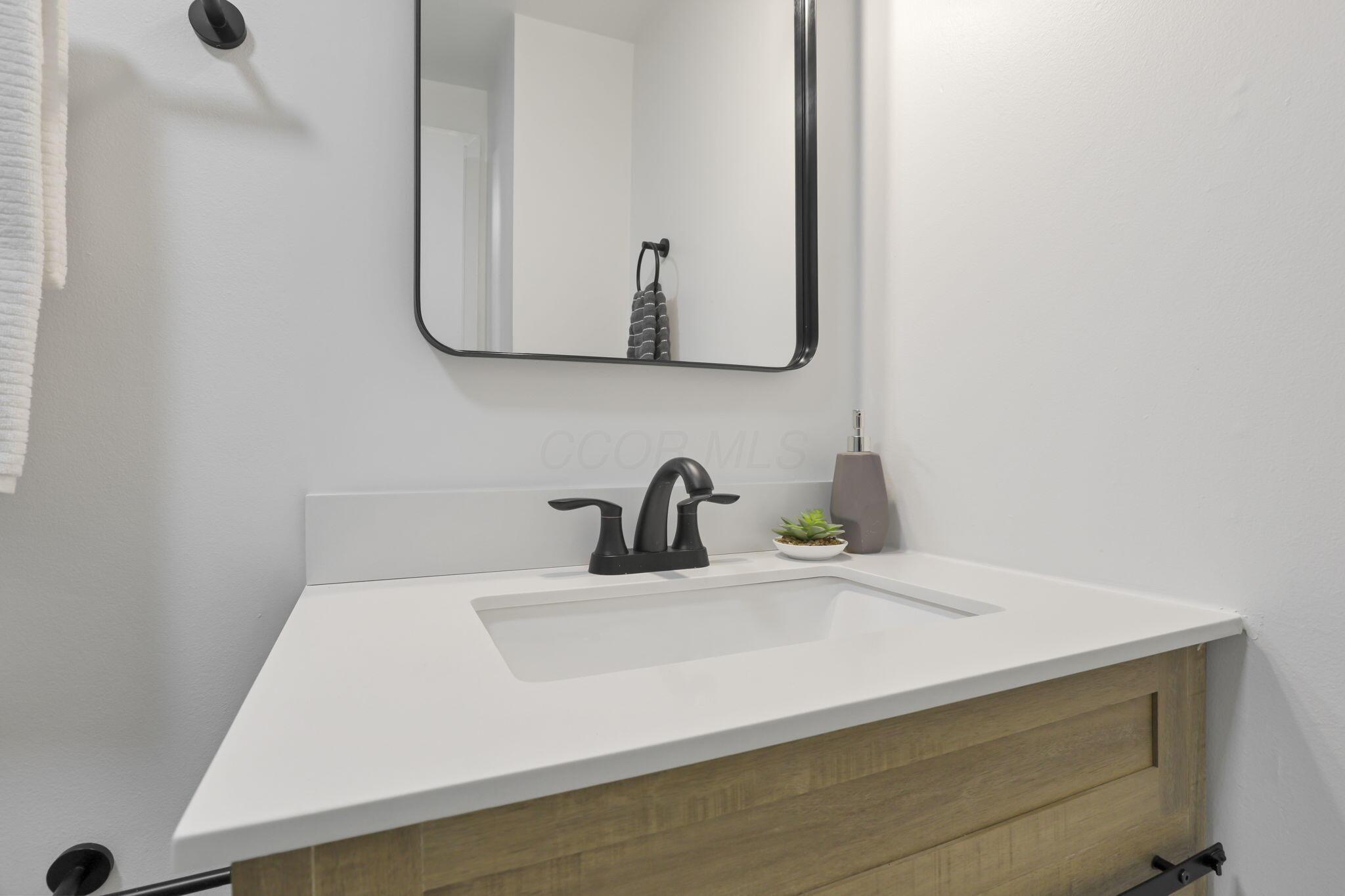 1128 Alexandria Road