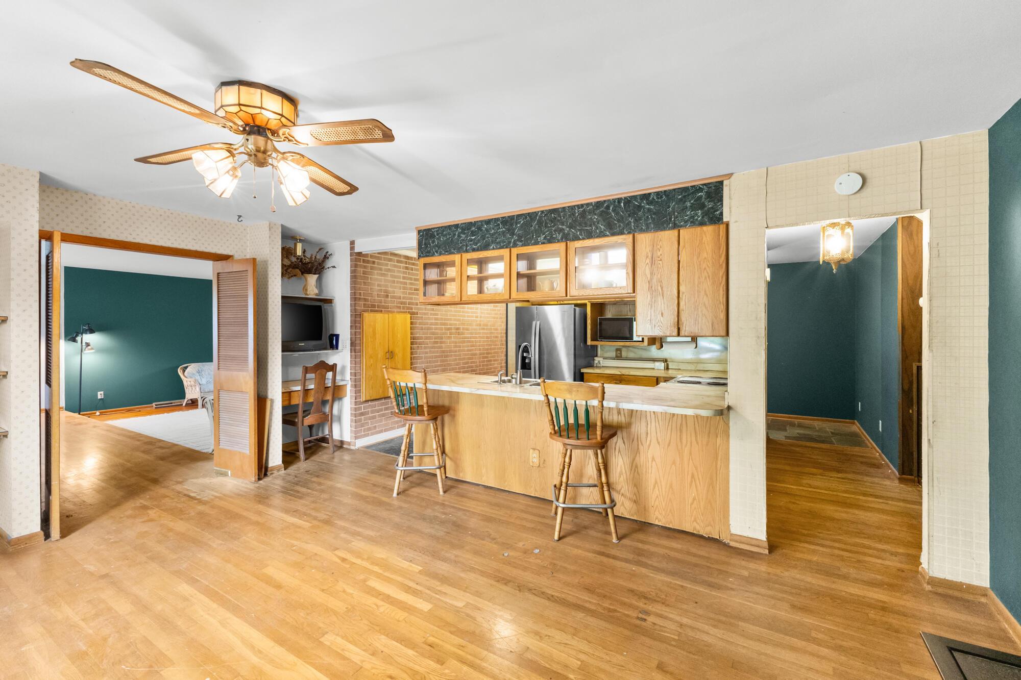 975 Lornaberry Lane