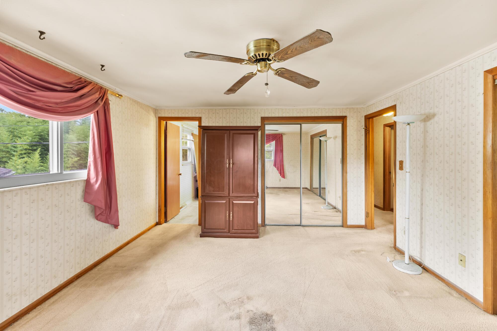 975 Lornaberry Lane