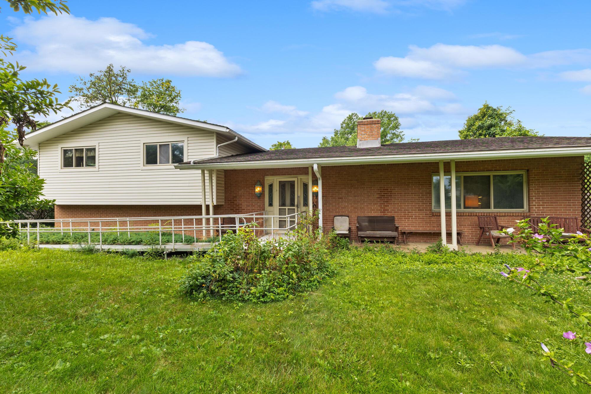 975 Lornaberry Lane