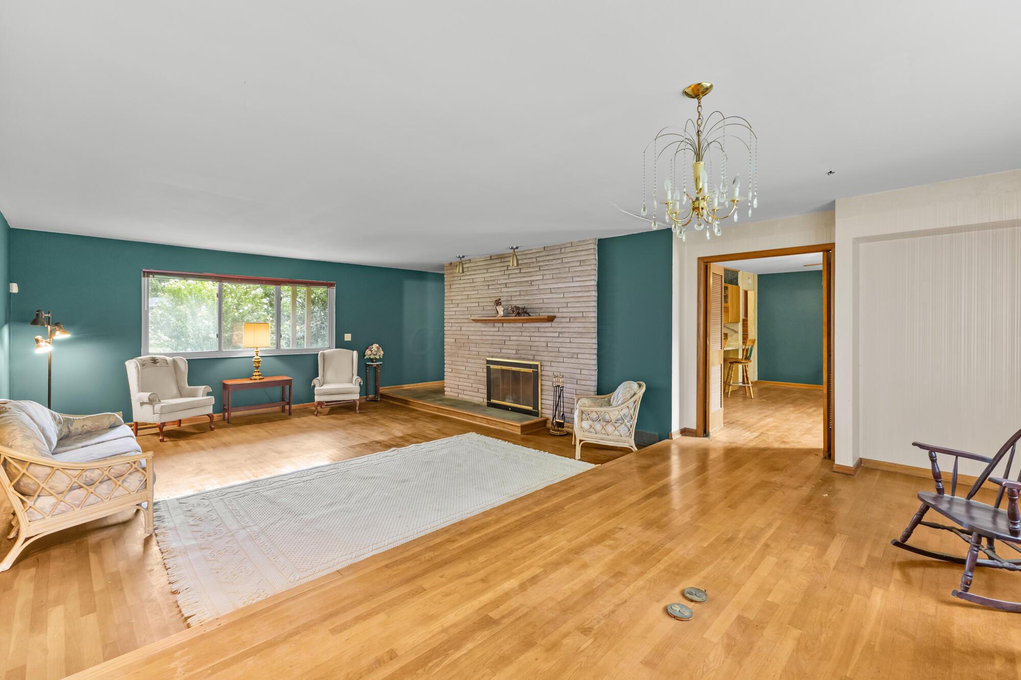 975 Lornaberry Lane