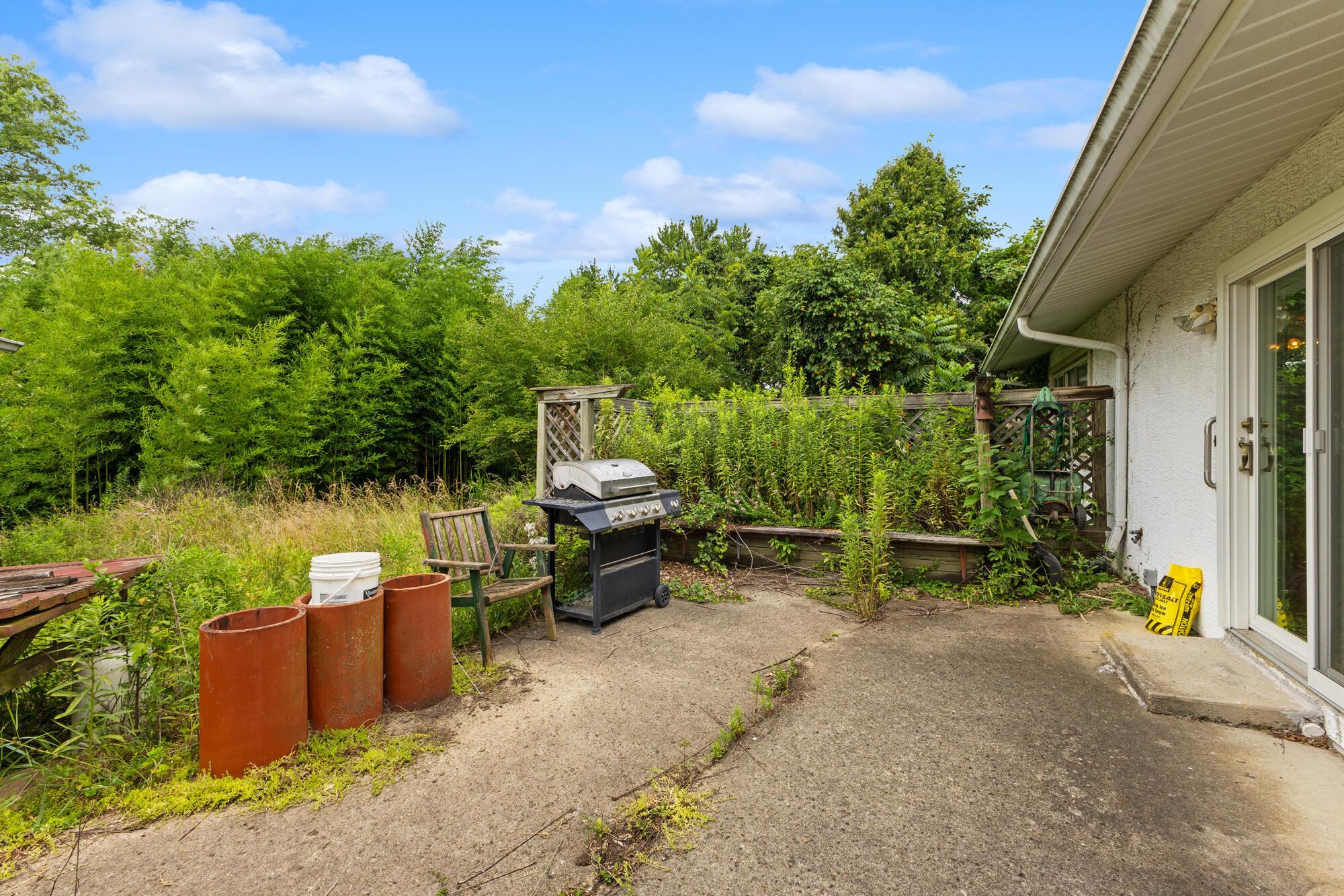 975 Lornaberry Lane