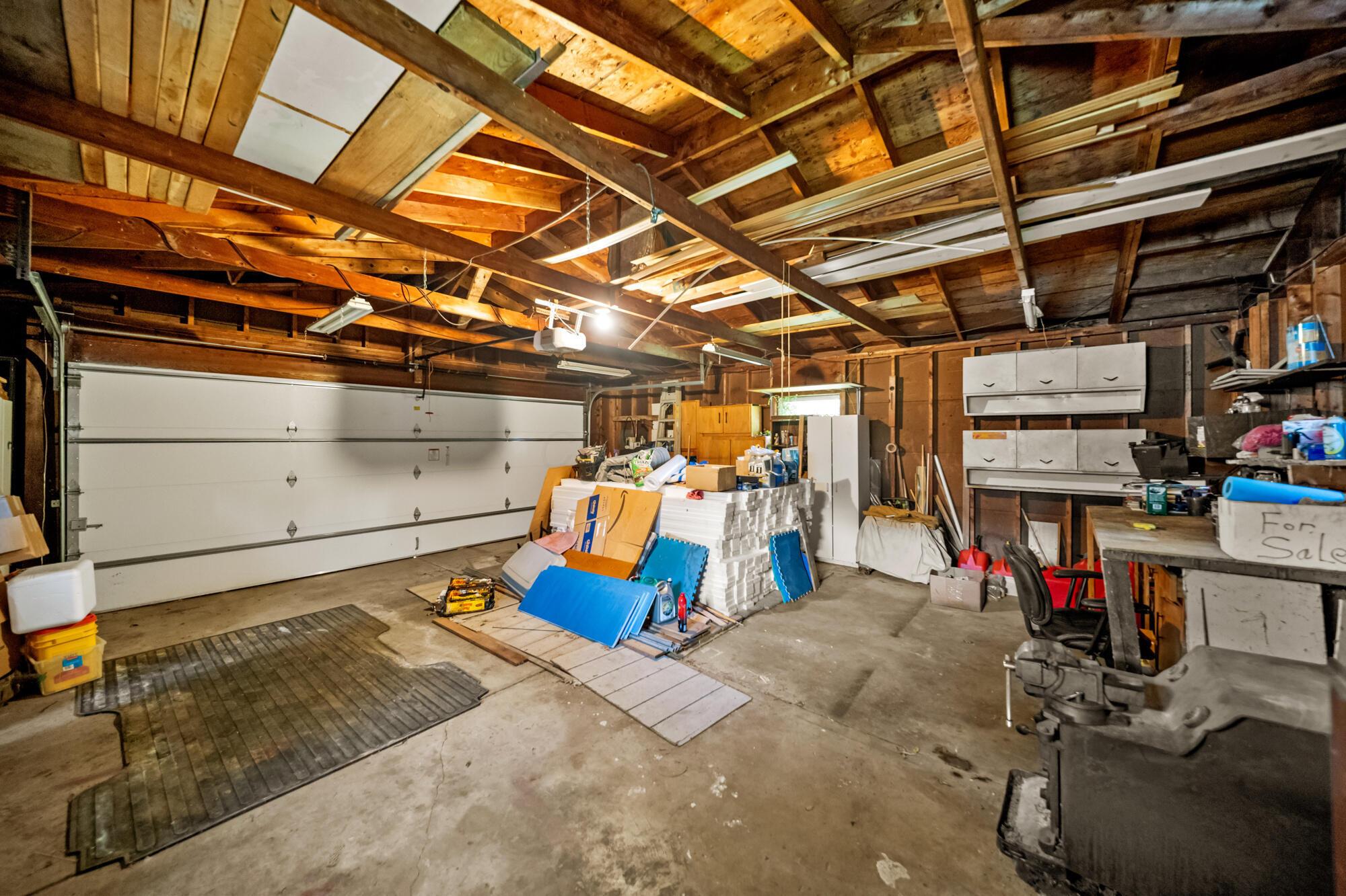 975 Lornaberry Lane