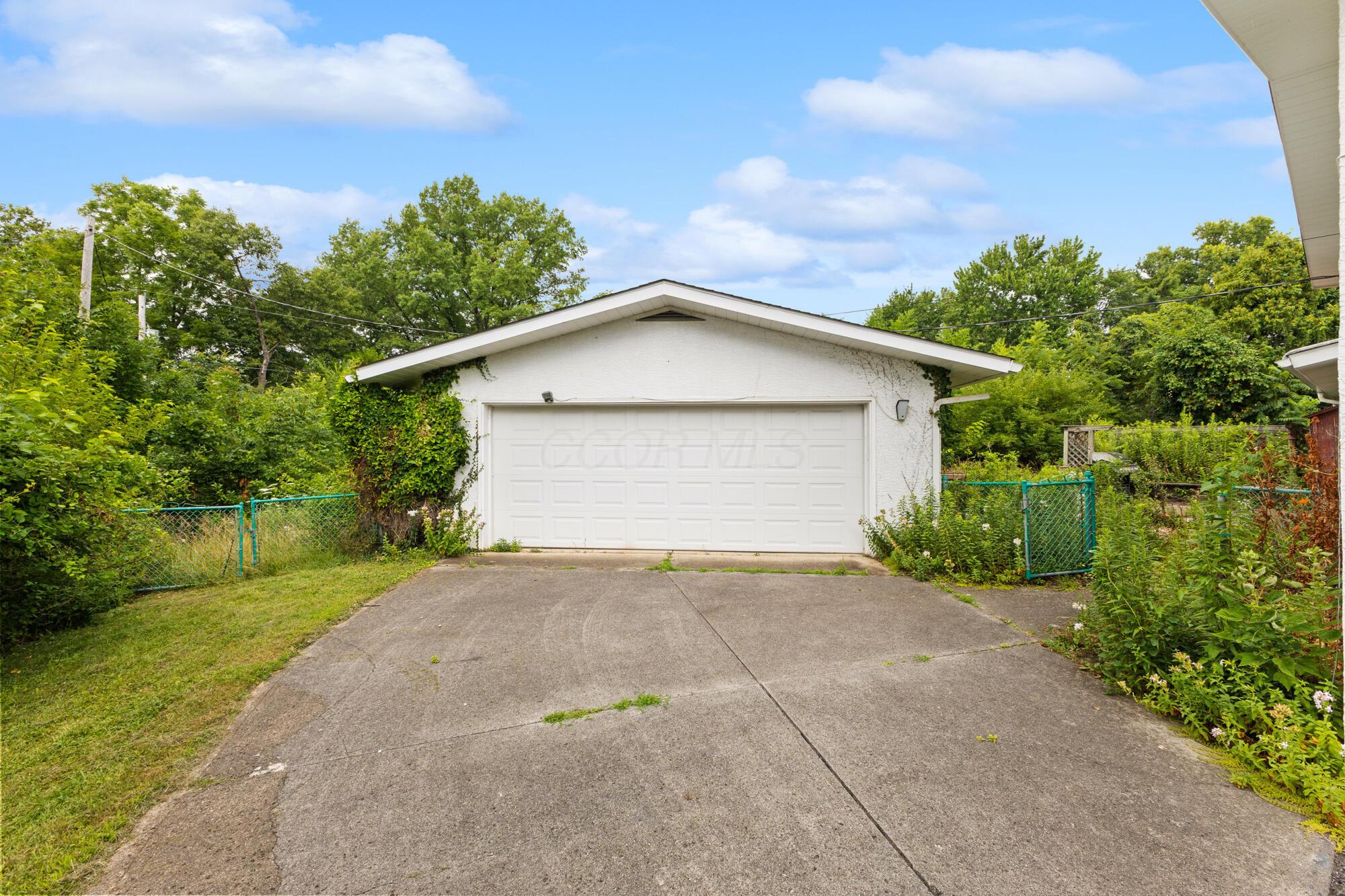 975 Lornaberry Lane