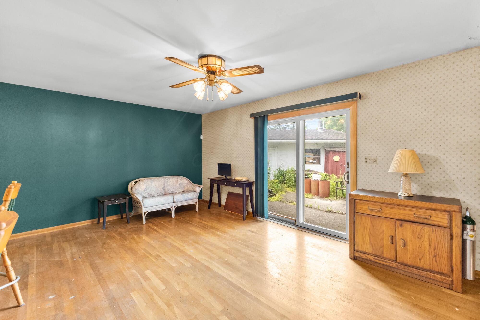 975 Lornaberry Lane