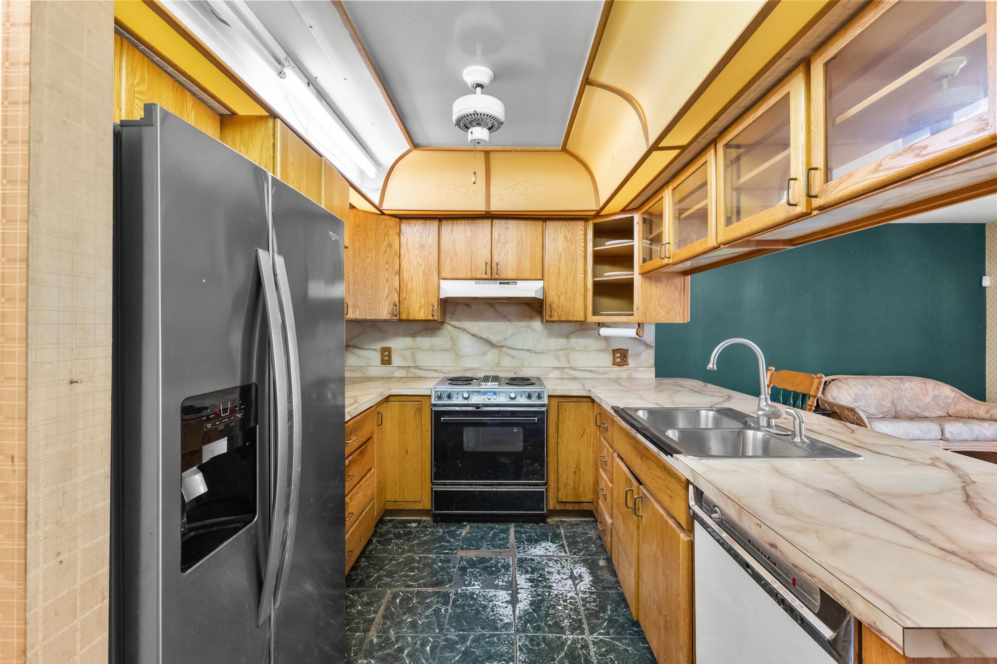 975 Lornaberry Lane