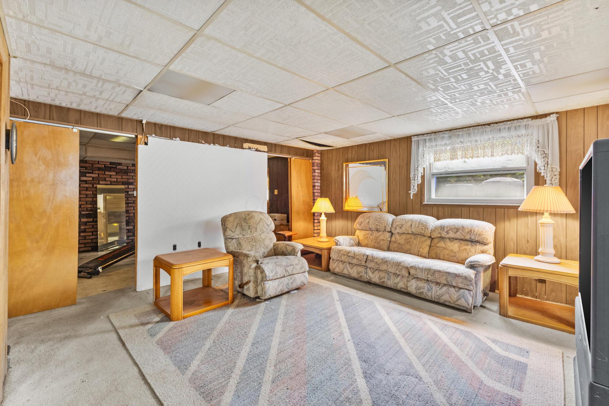 975 Lornaberry Lane