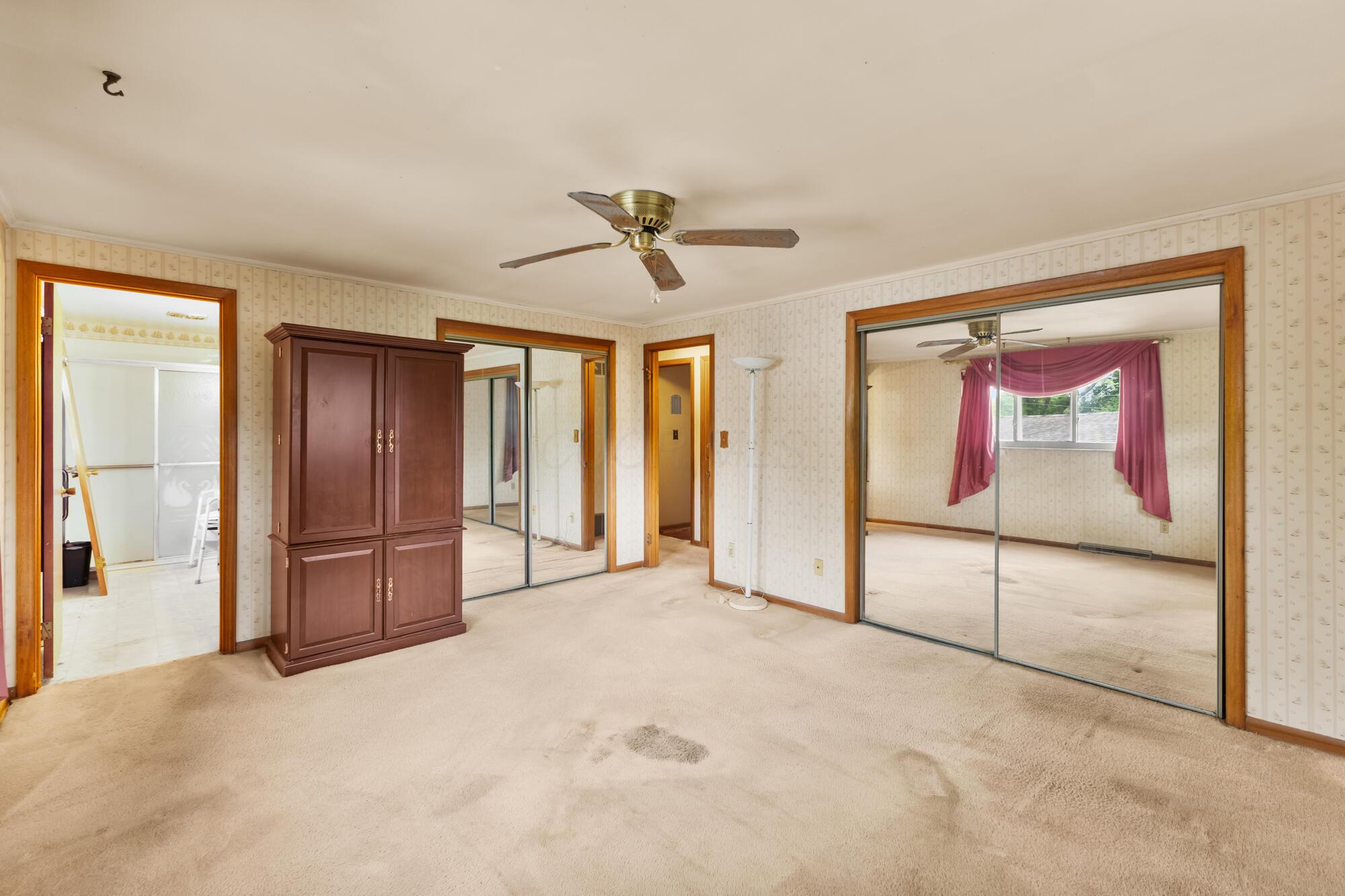 975 Lornaberry Lane