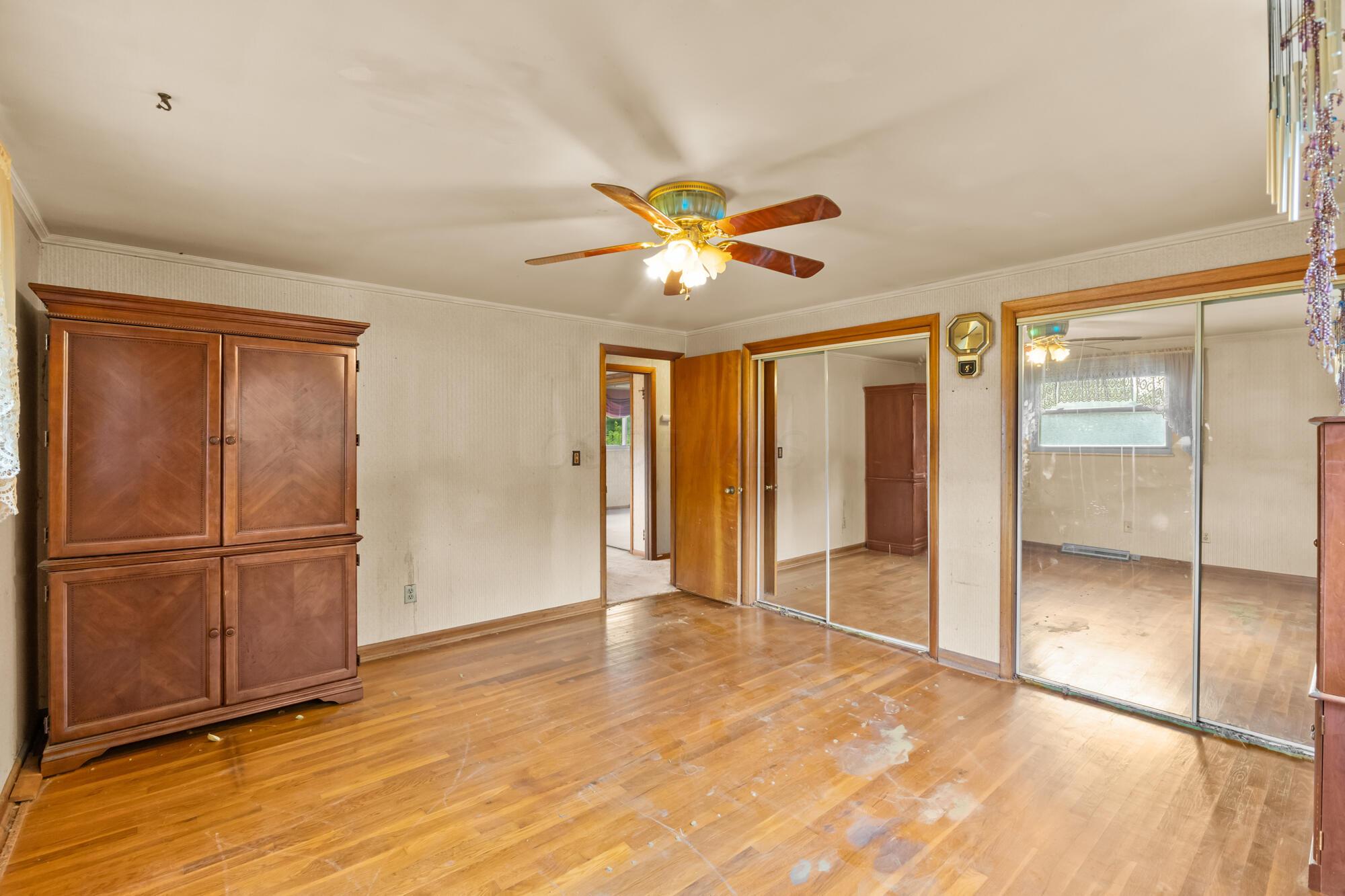975 Lornaberry Lane
