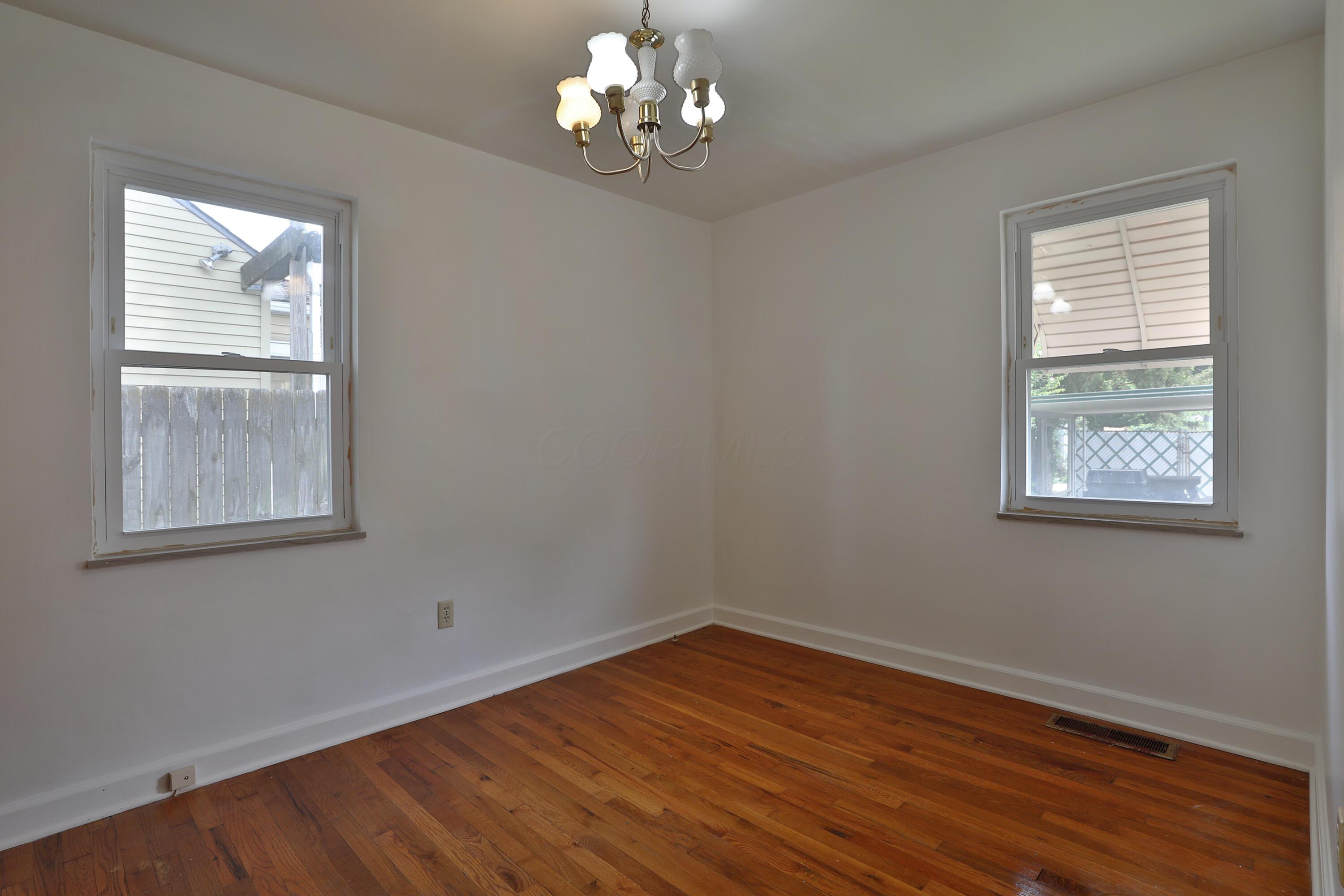 177 E Royal Forest Boulevard