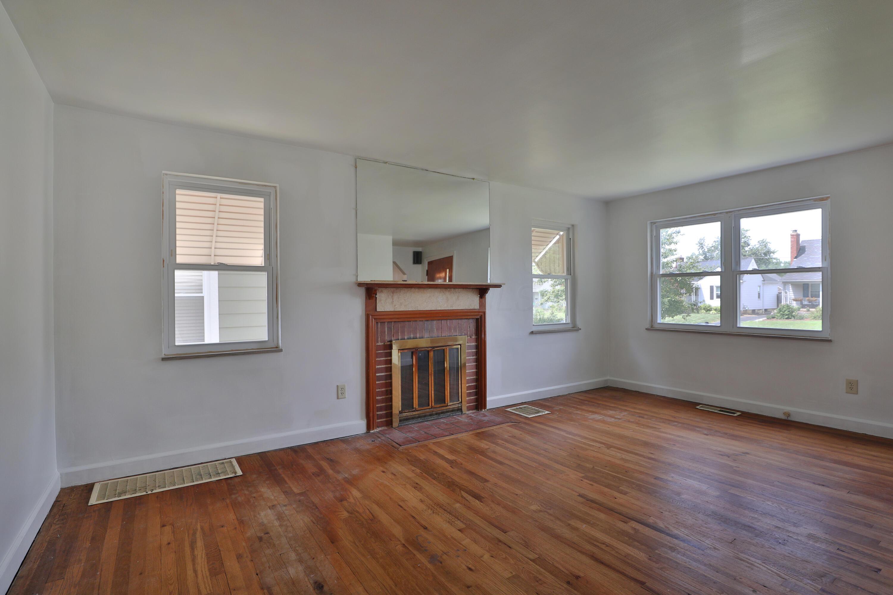 177 E Royal Forest Boulevard