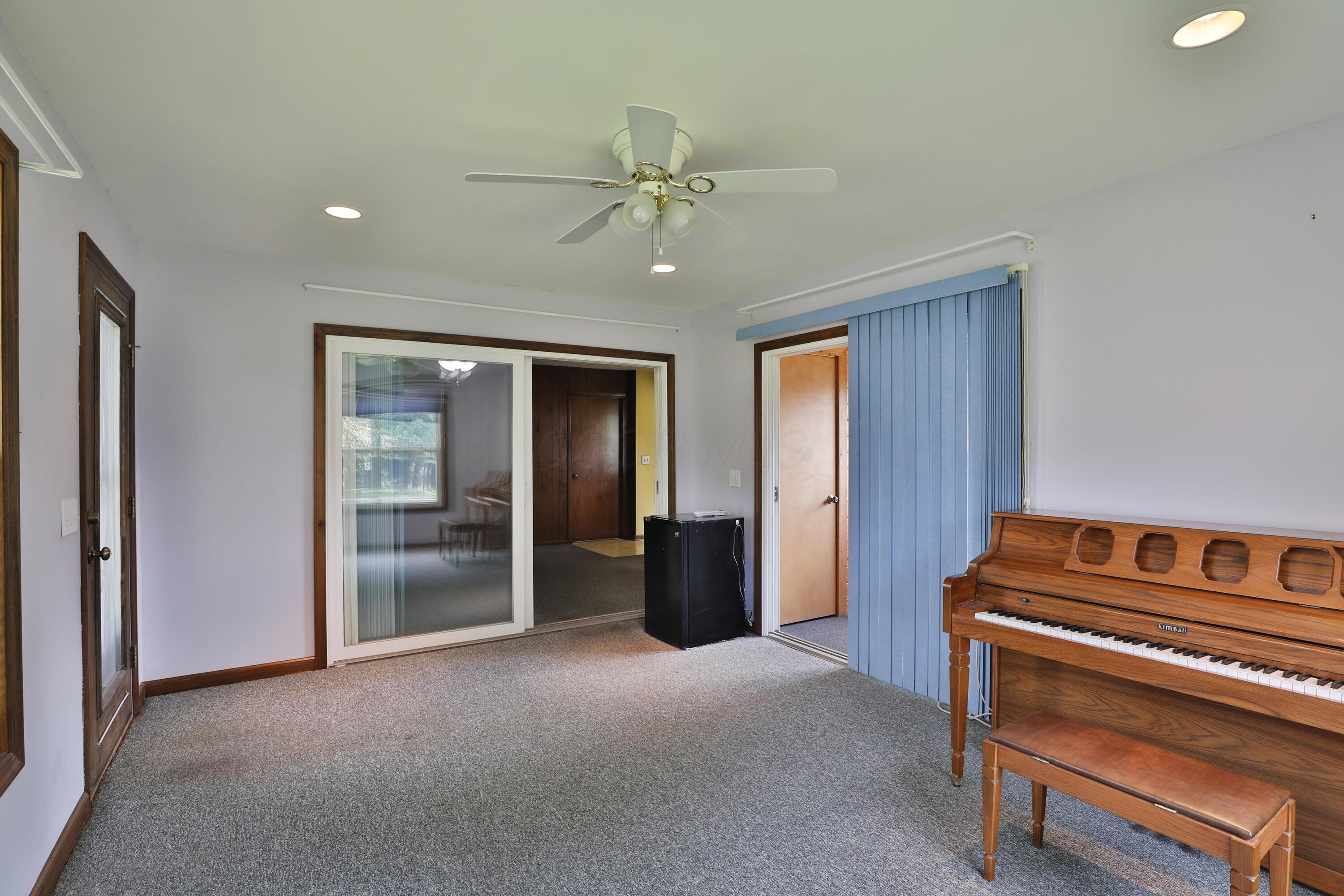 1533 Francisco Road