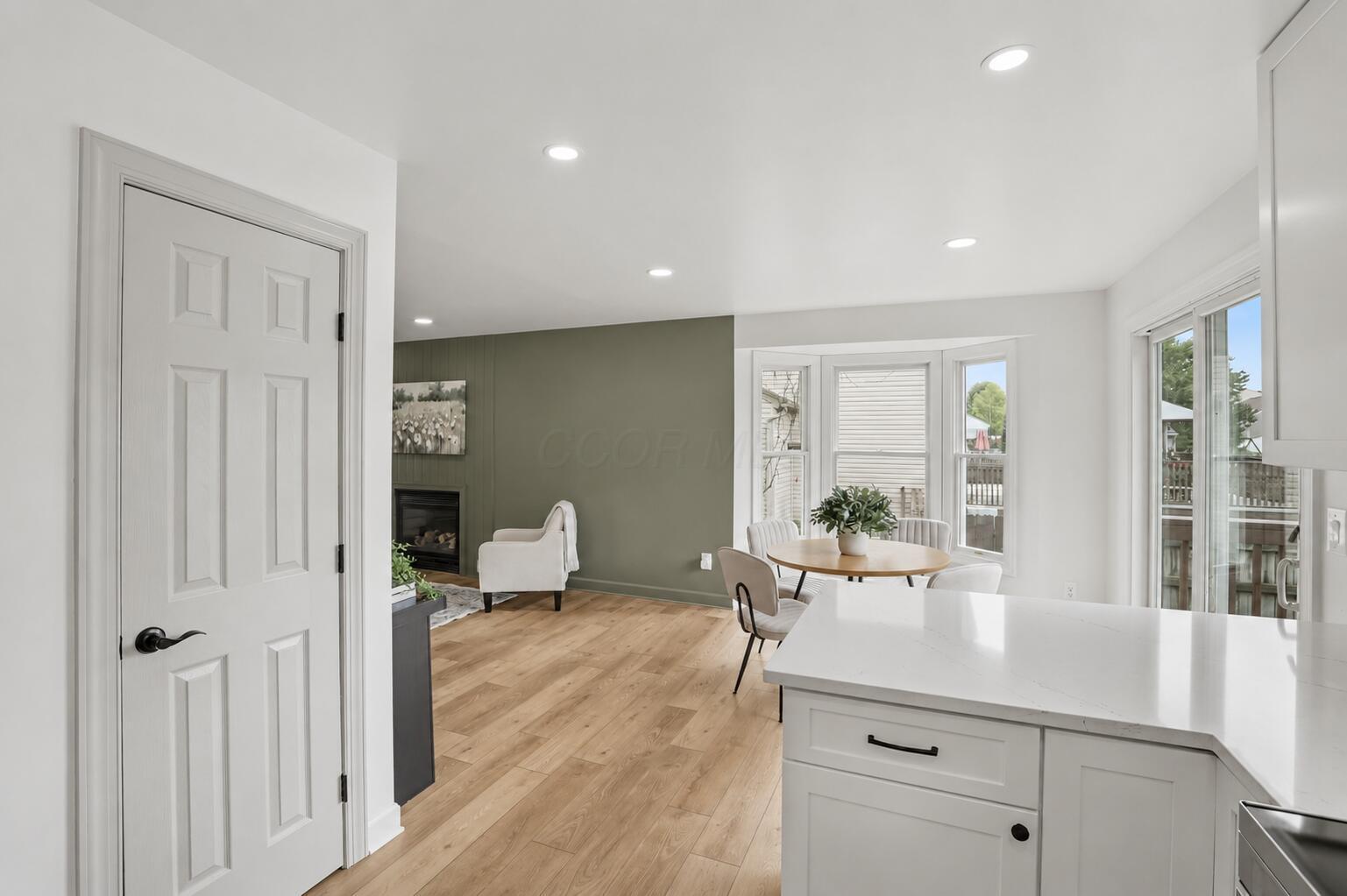 2678 Fernwood Avenue