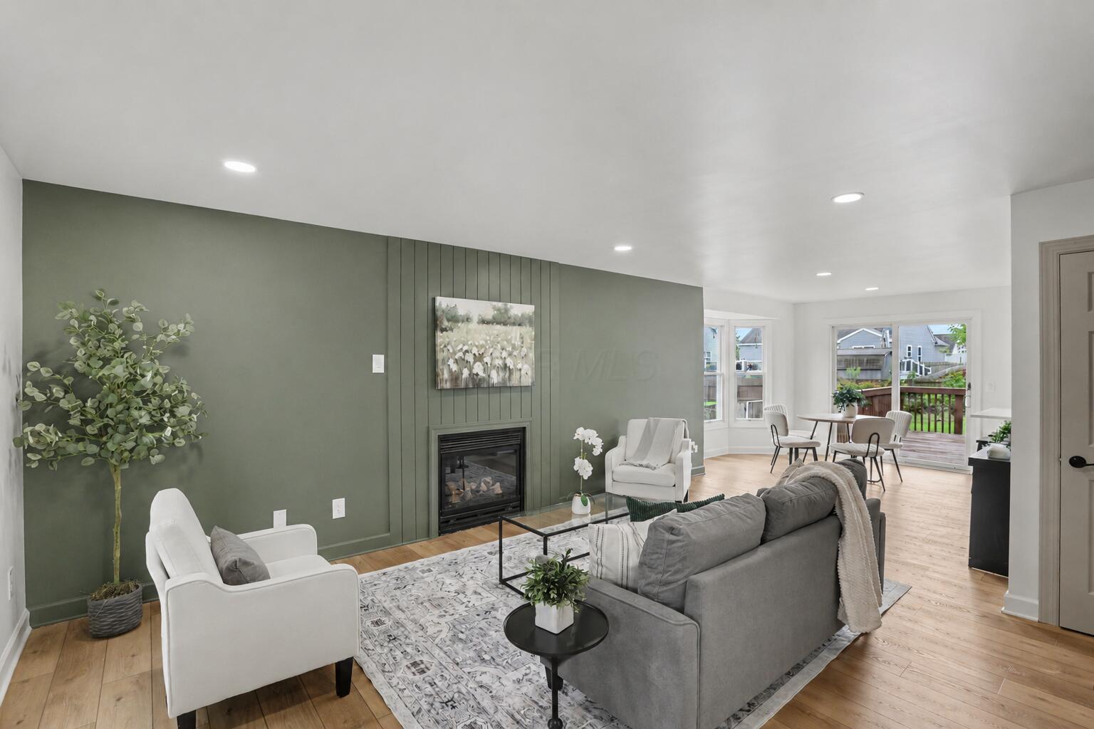 2678 Fernwood Avenue