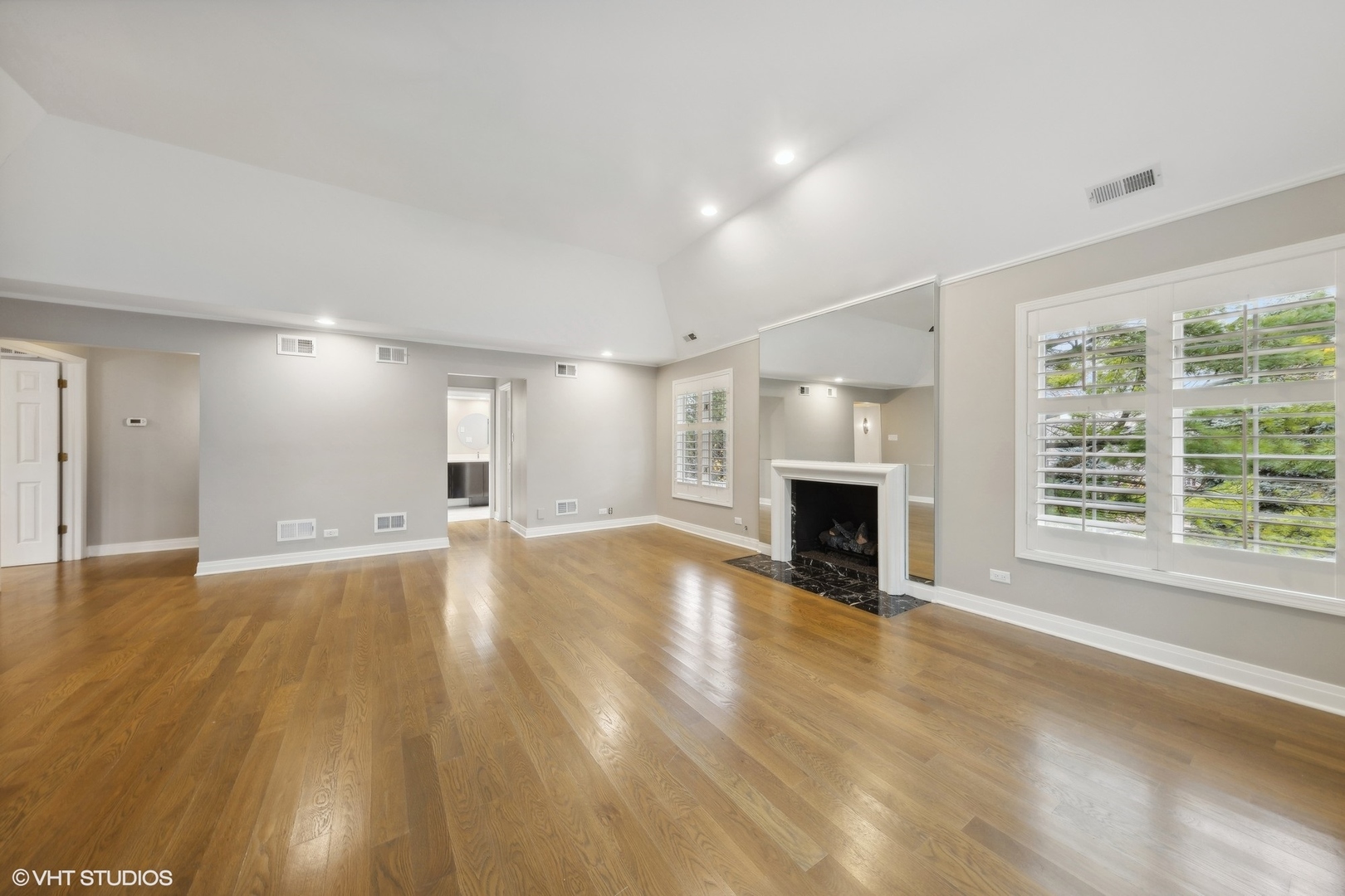 1604 Burr Ridge Club