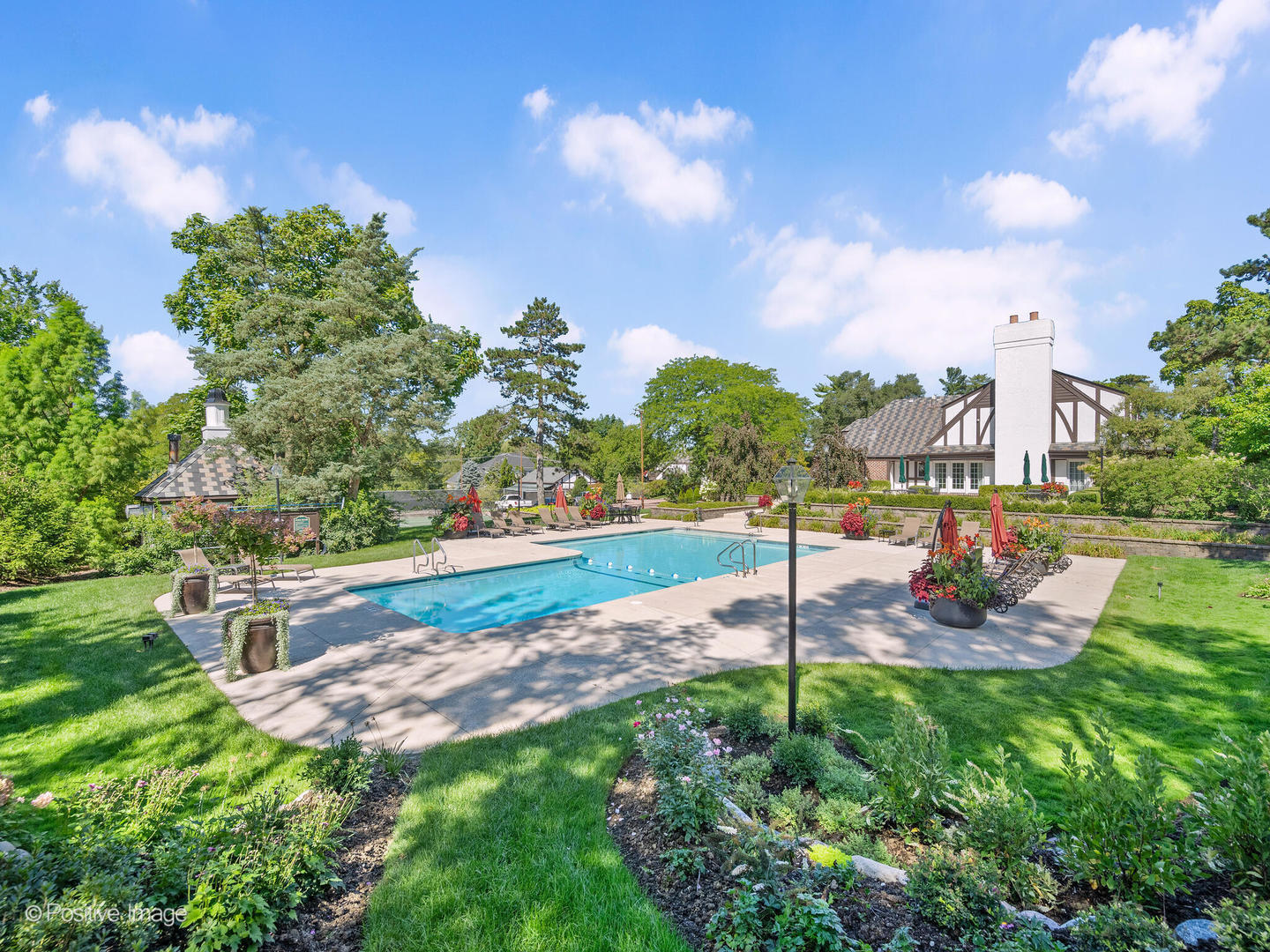 1604 Burr Ridge Club