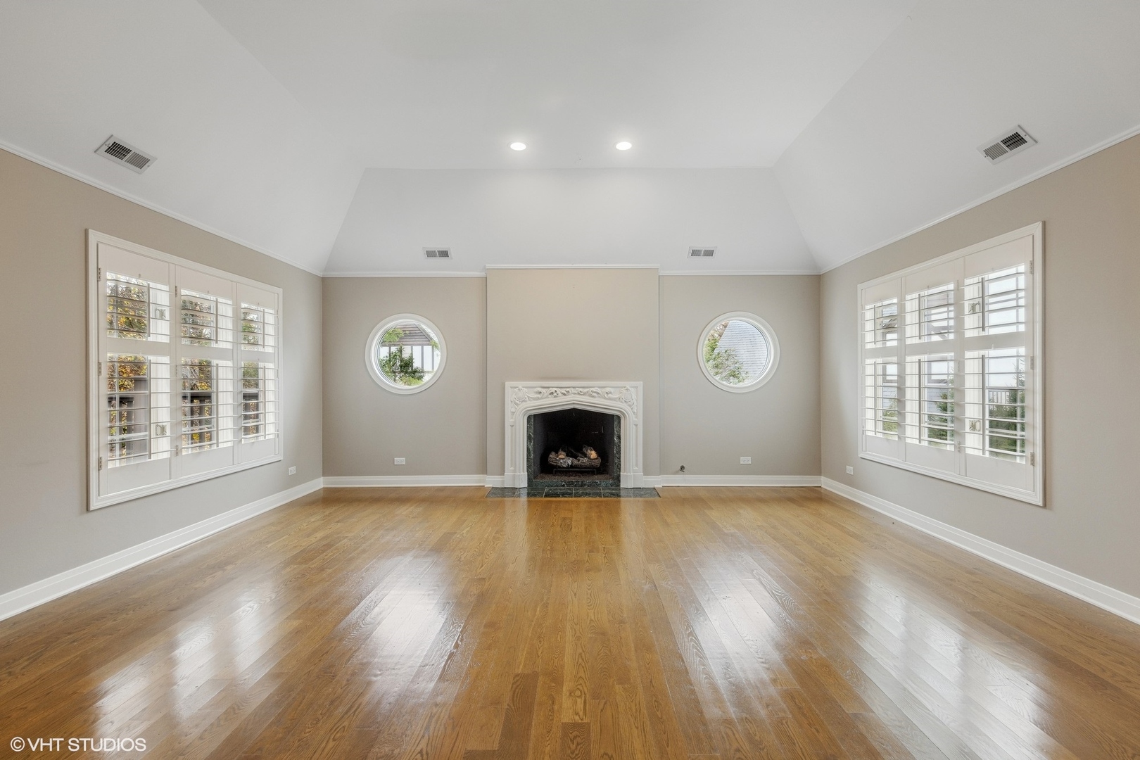 1604 Burr Ridge Club