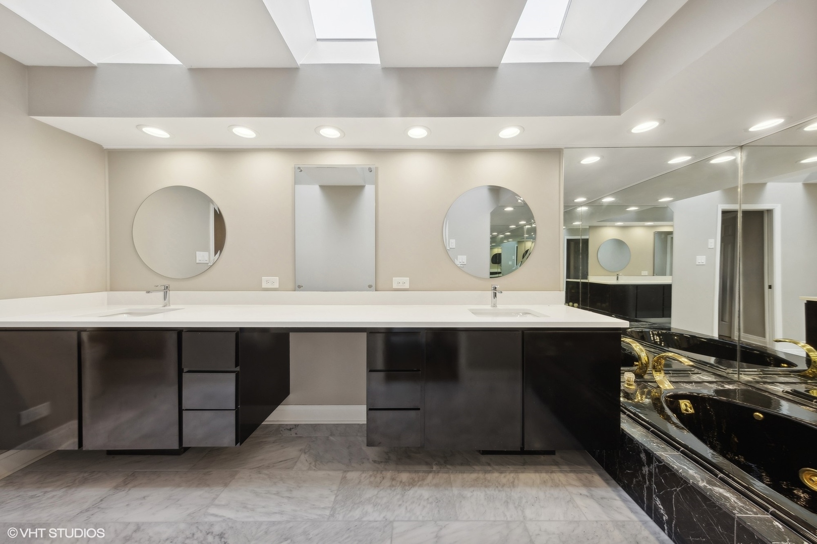 1604 Burr Ridge Club