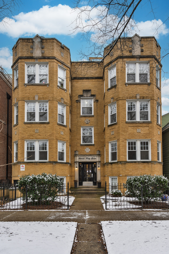 1147 W Lill Avenue Unit: 1W
