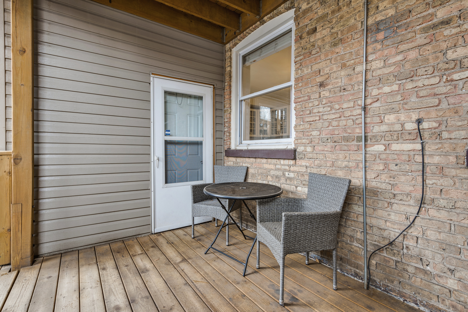 1147 W Lill Avenue Unit: 1W