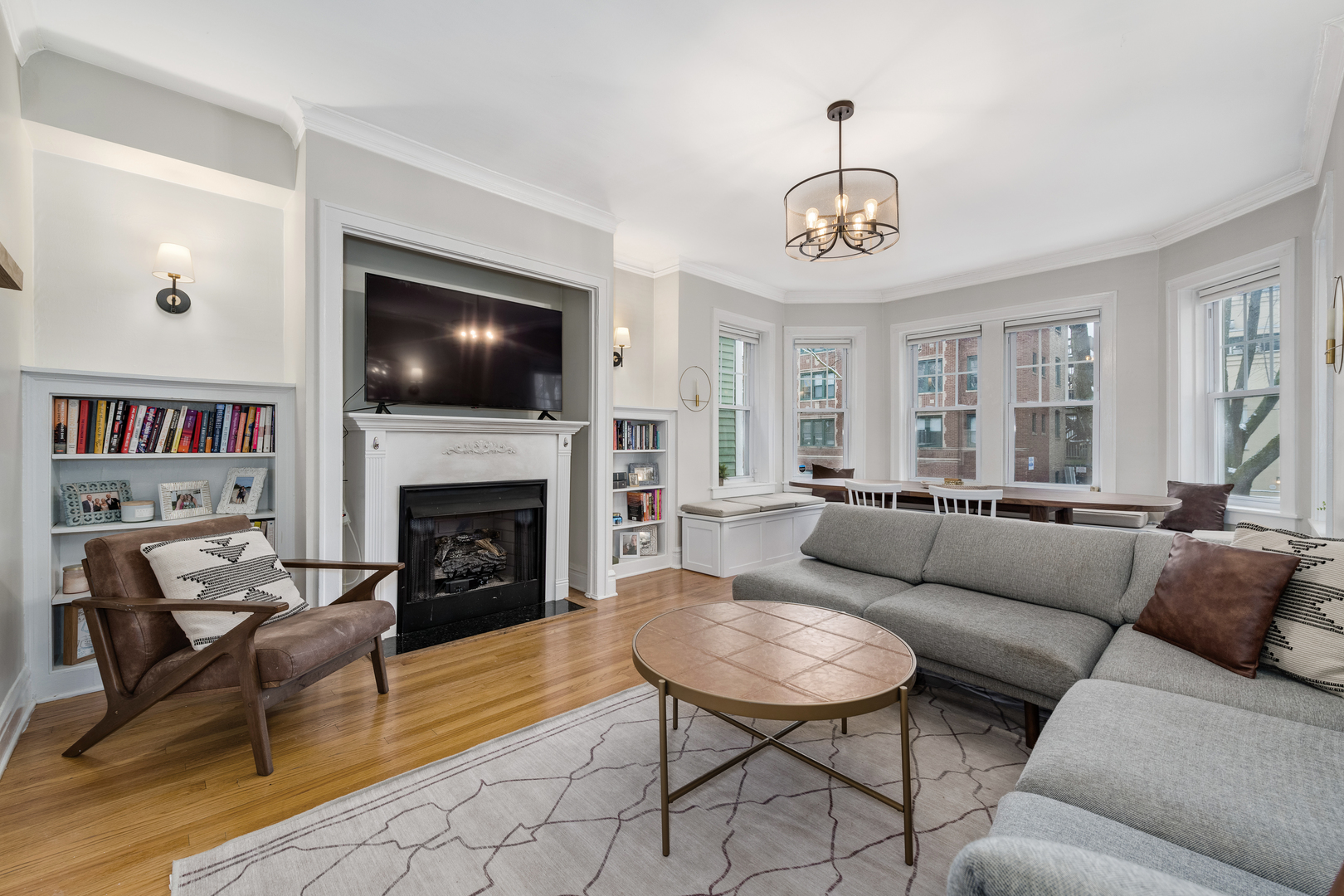 1147 W Lill Avenue Unit: 1W