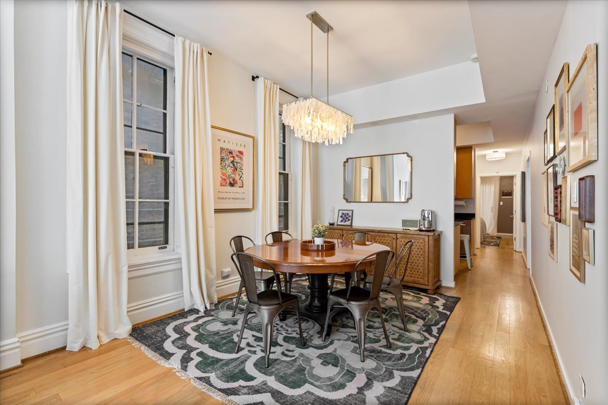 158 W Burton Place Unit: 1