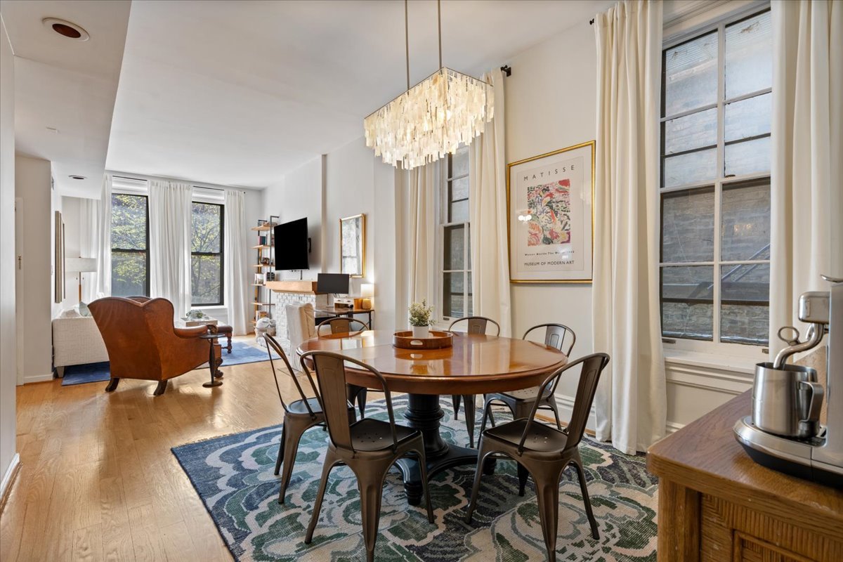 158 W Burton Place Unit: 1