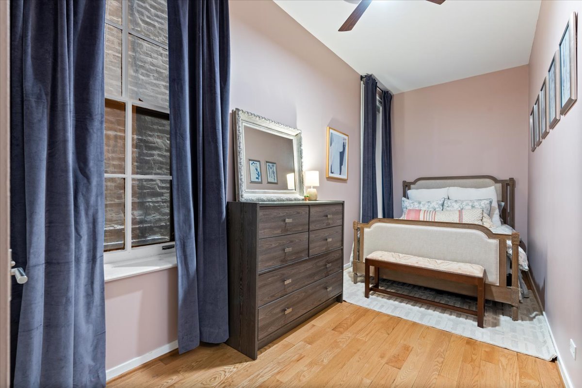 158 W Burton Place Unit: 1