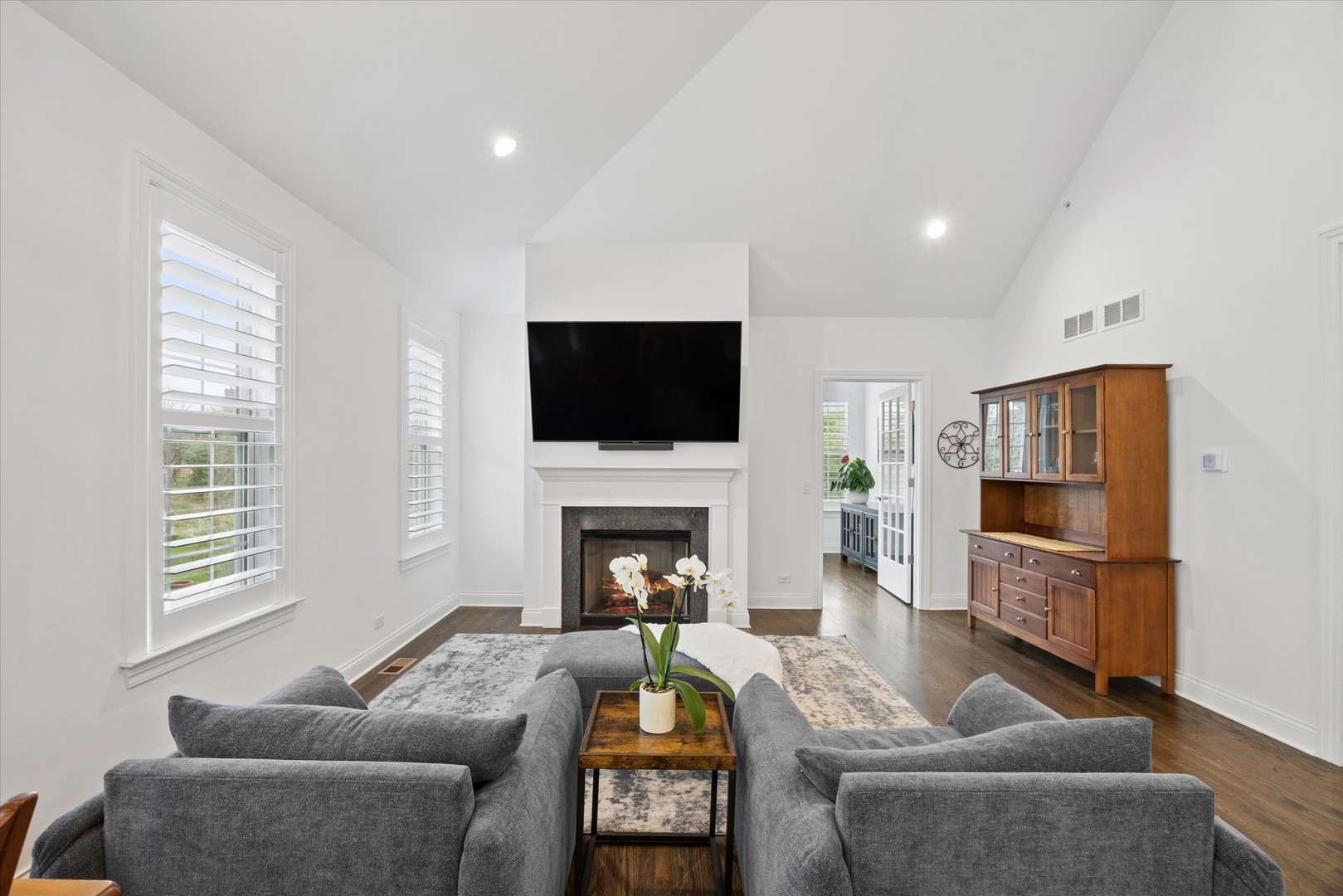 5531 Barton Lane