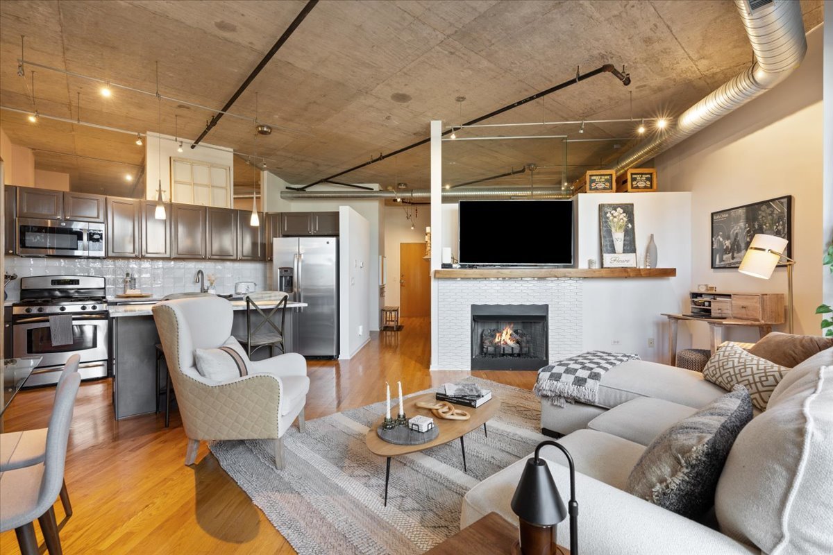849 N Franklin Street Unit: 509