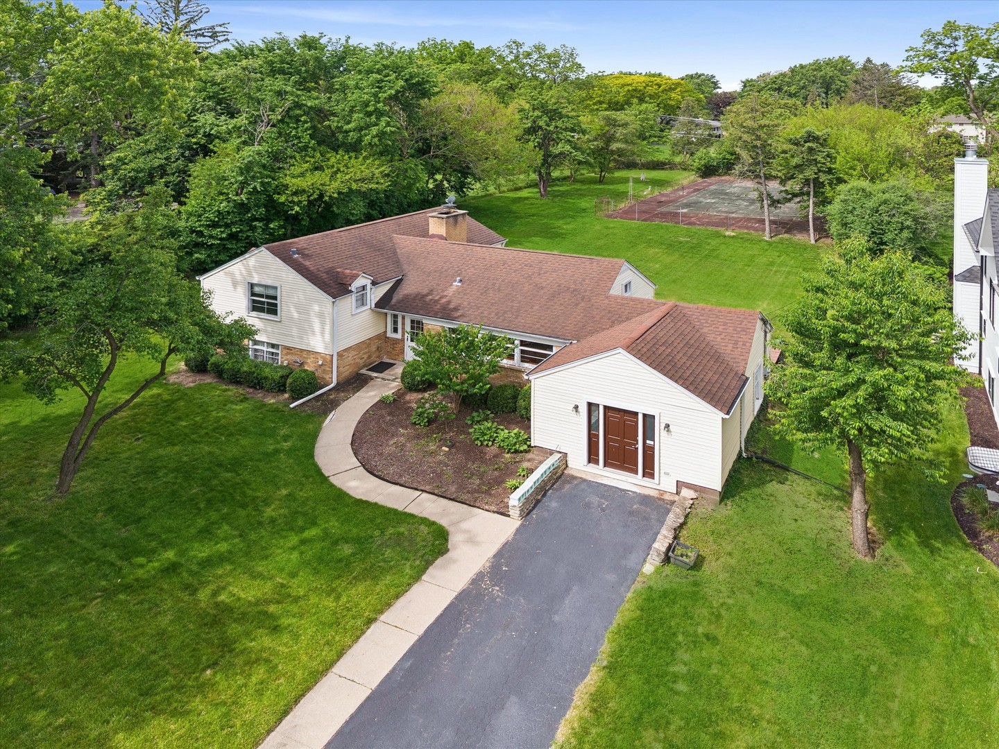 250 Woodstock Avenue